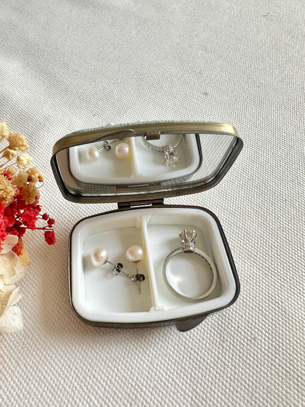 Floral Embroidered Rectangle Mini Jewelry Box With Mirror