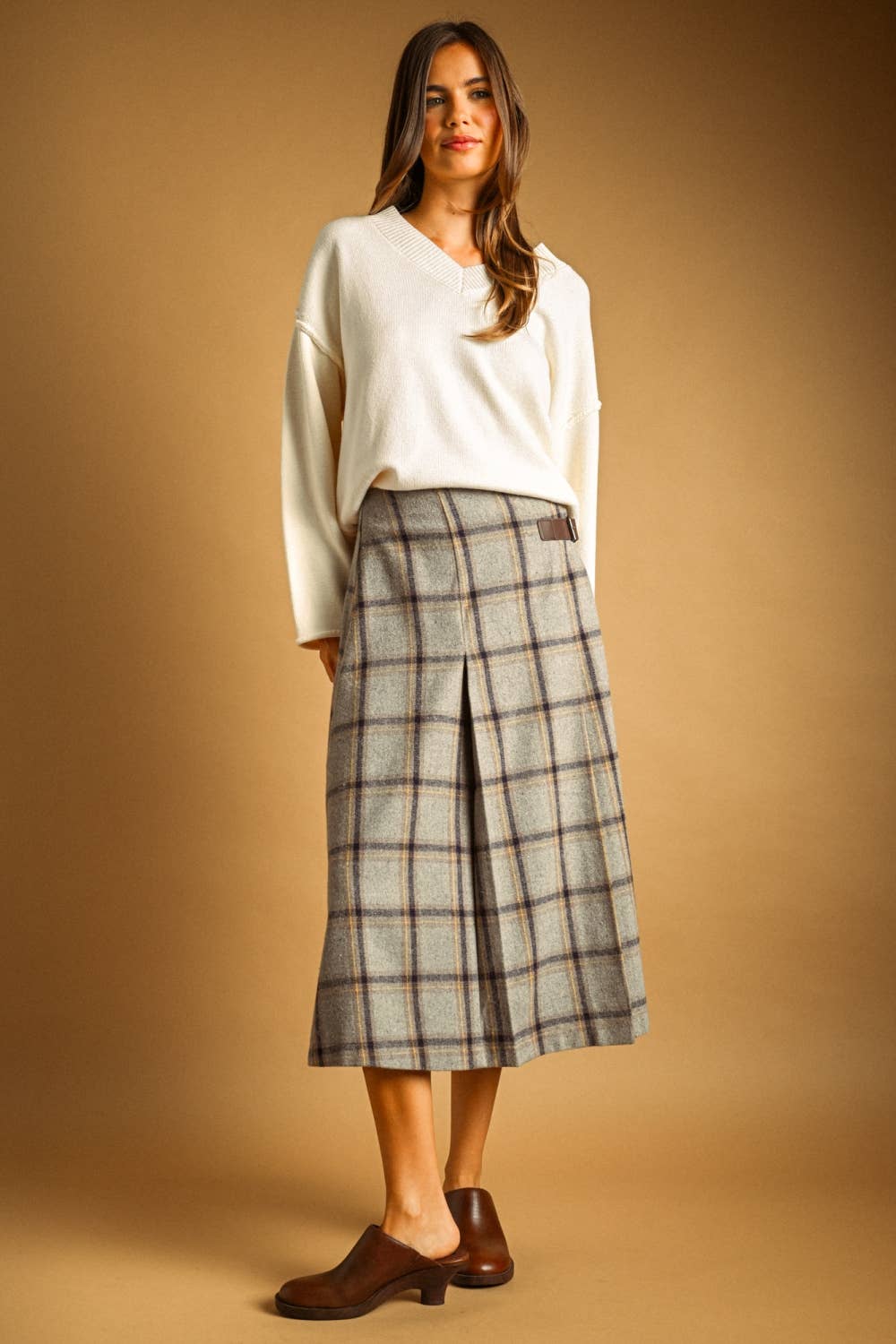 The Hattie V-Neck Oversized Long Sleeve Sweater Sleeve
